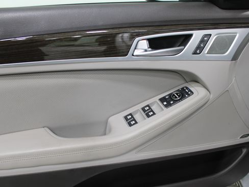 Used 2018 Genesis G80 3.8 w/ Option Group 02 image 6