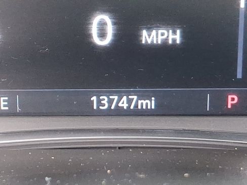 Used 2023 Chevrolet Traverse LT image 21