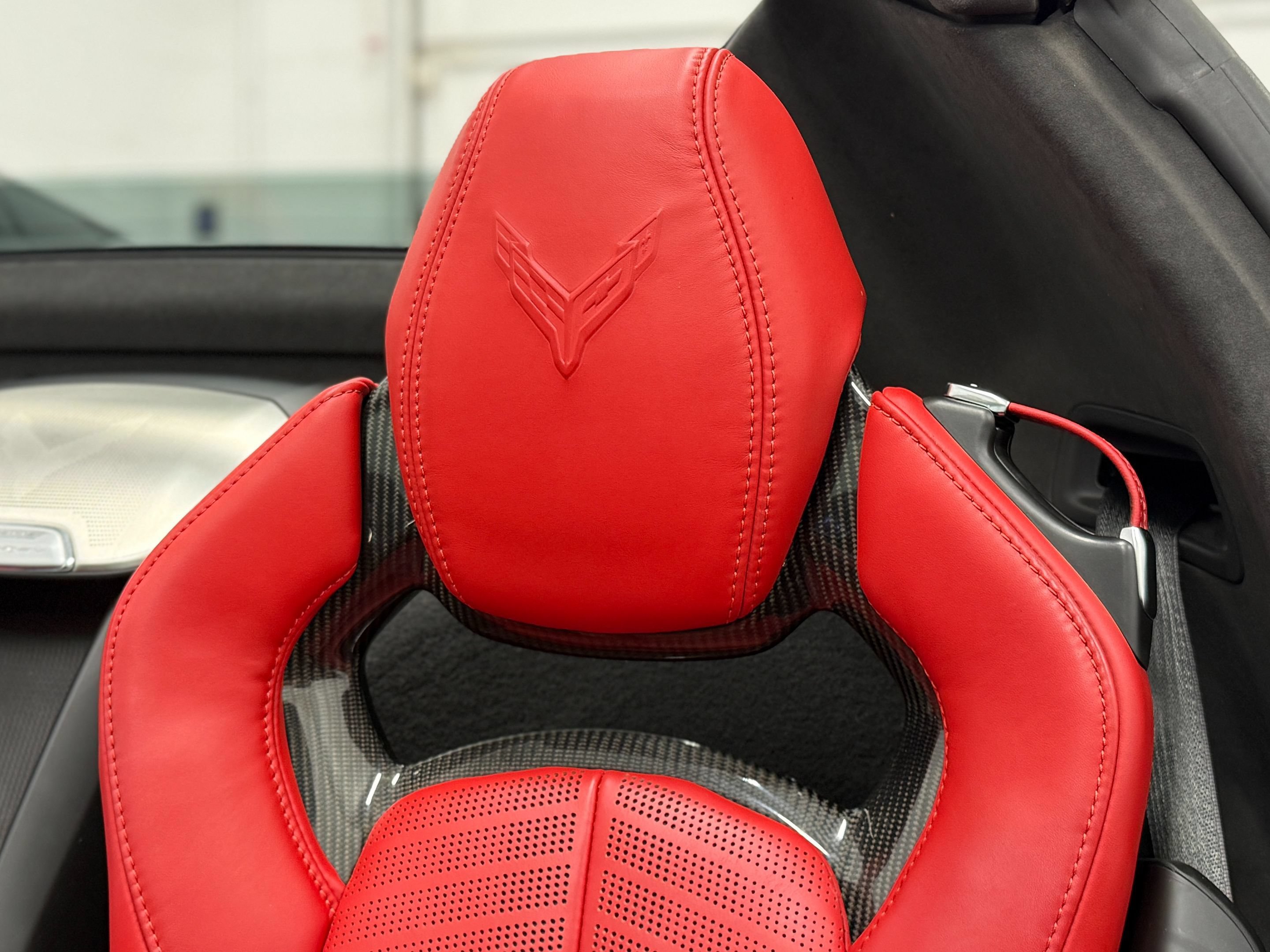 Used 2022 Chevrolet Corvette Stingray Premium Conv w/ Z51 Performance Package RWD image 18