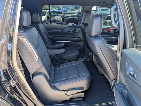 Certified 2025 Chevrolet Traverse Z71 w/ Driver Confidence Package image 12