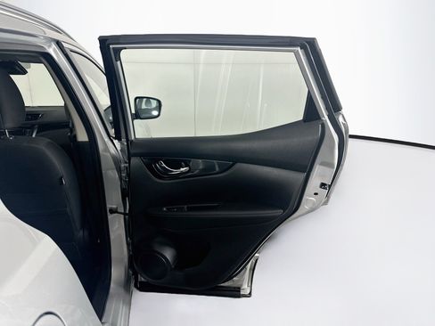 Used 2021 Nissan Rogue Sport SV FWD image 29