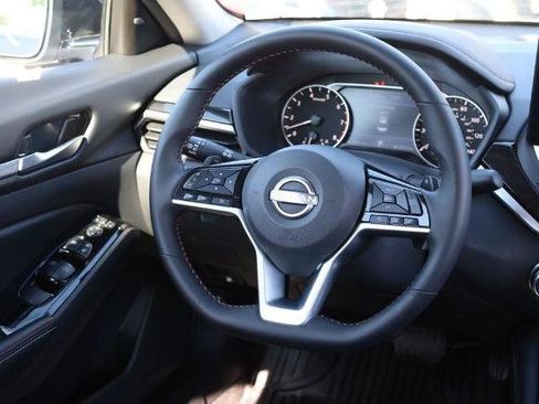 Certified 2025 Nissan Altima 2.5 SR w/ SR Premium Package FWD image 21