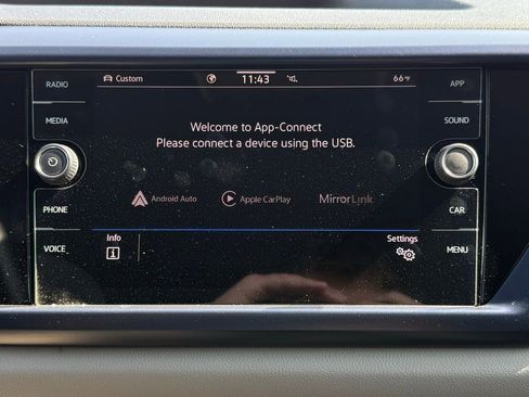 Used 2022 Volkswagen Taos SE image 28