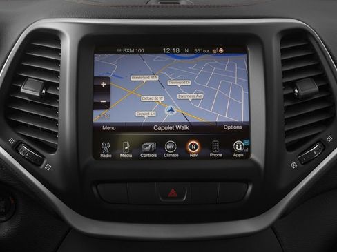 Used 2016 Jeep Cherokee Trailhawk w/ Comfort/Convenience Group AWD/4WD image 23