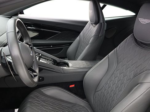Used 2024 Aston Martin DB12 Coupe RWD image 39