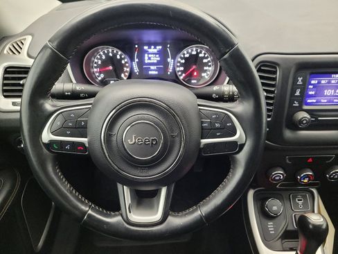 Used 2018 Jeep Compass Latitude image 22