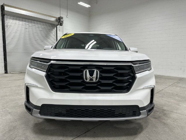 Used 2025 Honda Pilot EX-L image 10