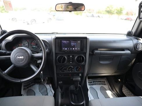 Used 2008 Jeep Wrangler Unlimited X AWD/4WD image 9