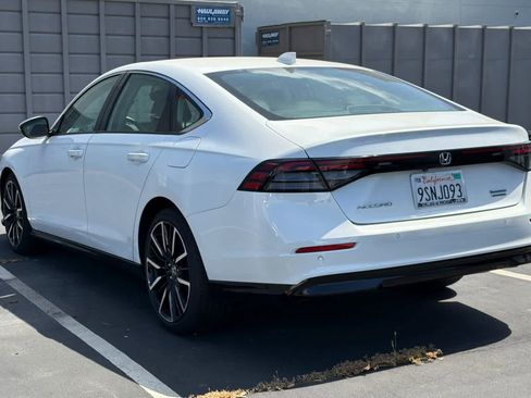 Used 2025 Honda Accord Touring image 4