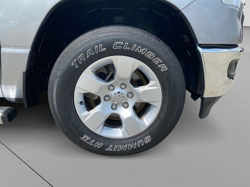 Used 2020 RAM 1500 Big Horn AWD/4WD image 9