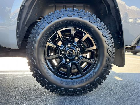 Used 2018 Toyota Tundra Limited w/ Limited Premium Package image 30