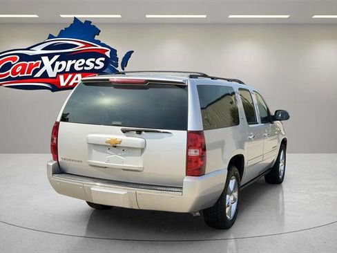 Used 2014 Chevrolet Suburban LTZ RWD image 12
