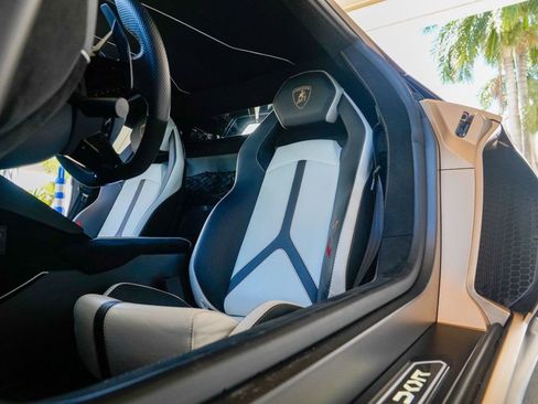 Used 2020 Lamborghini Aventador SVJ image 63