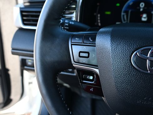 Used 2025 Toyota Camry SE AWD (Natl) image 22