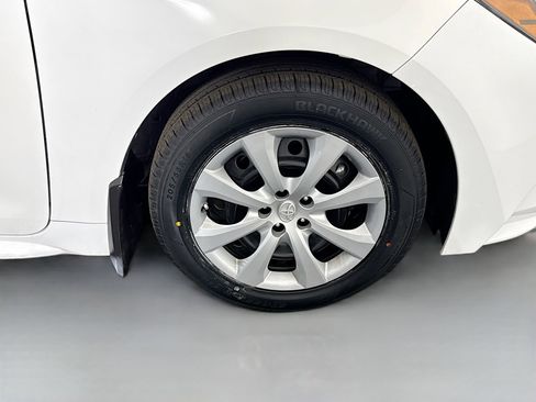 Used 2022 Toyota Corolla LE image 31