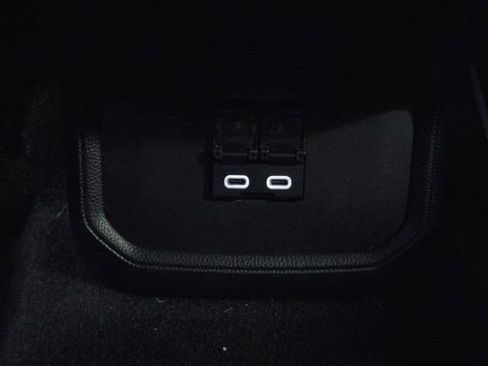 Used 2023 Toyota Highlander XLE image 24