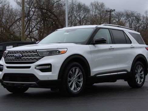 Used 2023 Ford Explorer Limited w/ Equipment Group 301A image 4