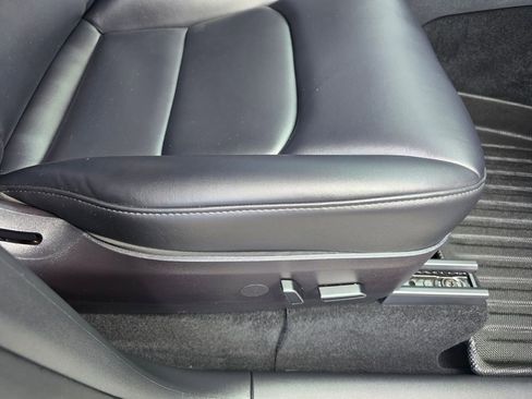 Used 2023 Tesla Model Y Performance image 17