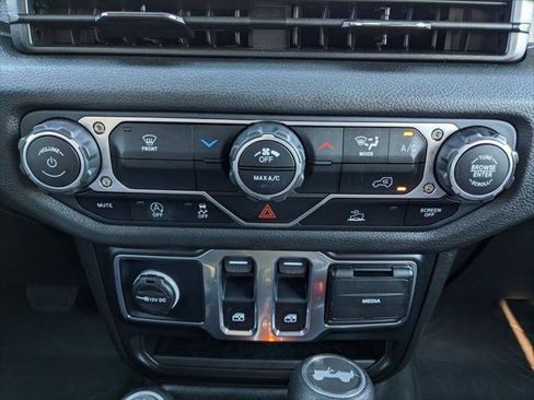 Certified 2025 Jeep Wrangler Sport image 26