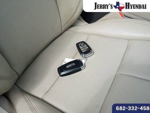 Used 2024 Lincoln Corsair AWD w/ Equipment Group 101A image 24