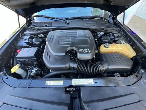Used 2012 Dodge Challenger SXT image 19