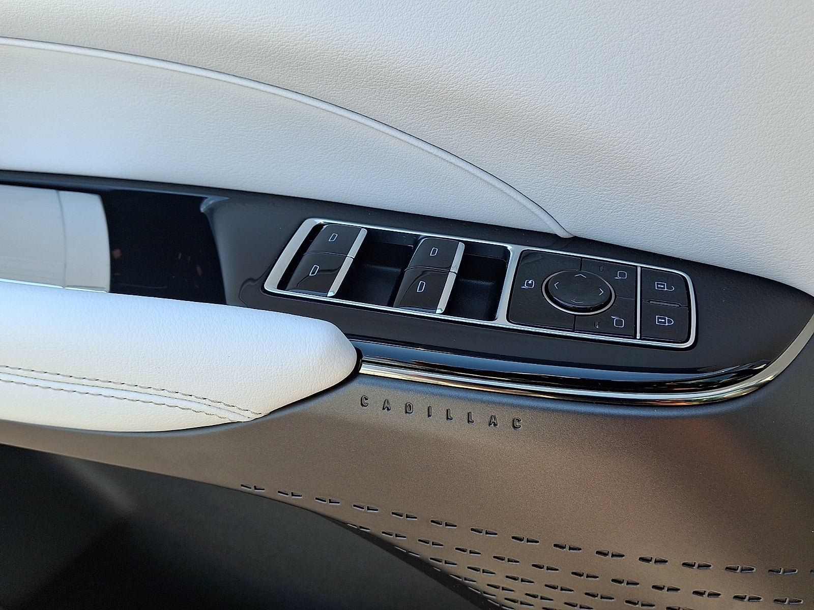 Certified 2024 Cadillac Lyriq Sport AWD/4WD image 15