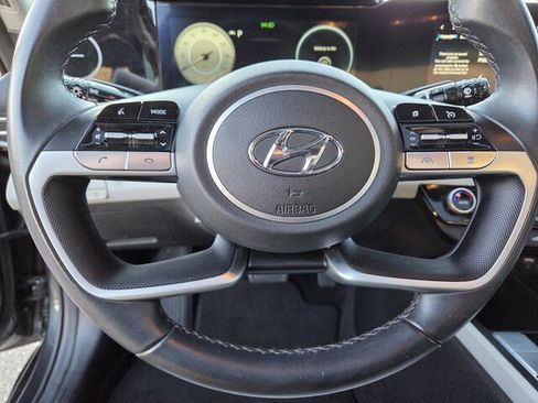 Used 2023 Hyundai Elantra Limited image 9