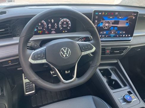 New 2026 Volkswagen Tiguan SE R-Line FWD image 31