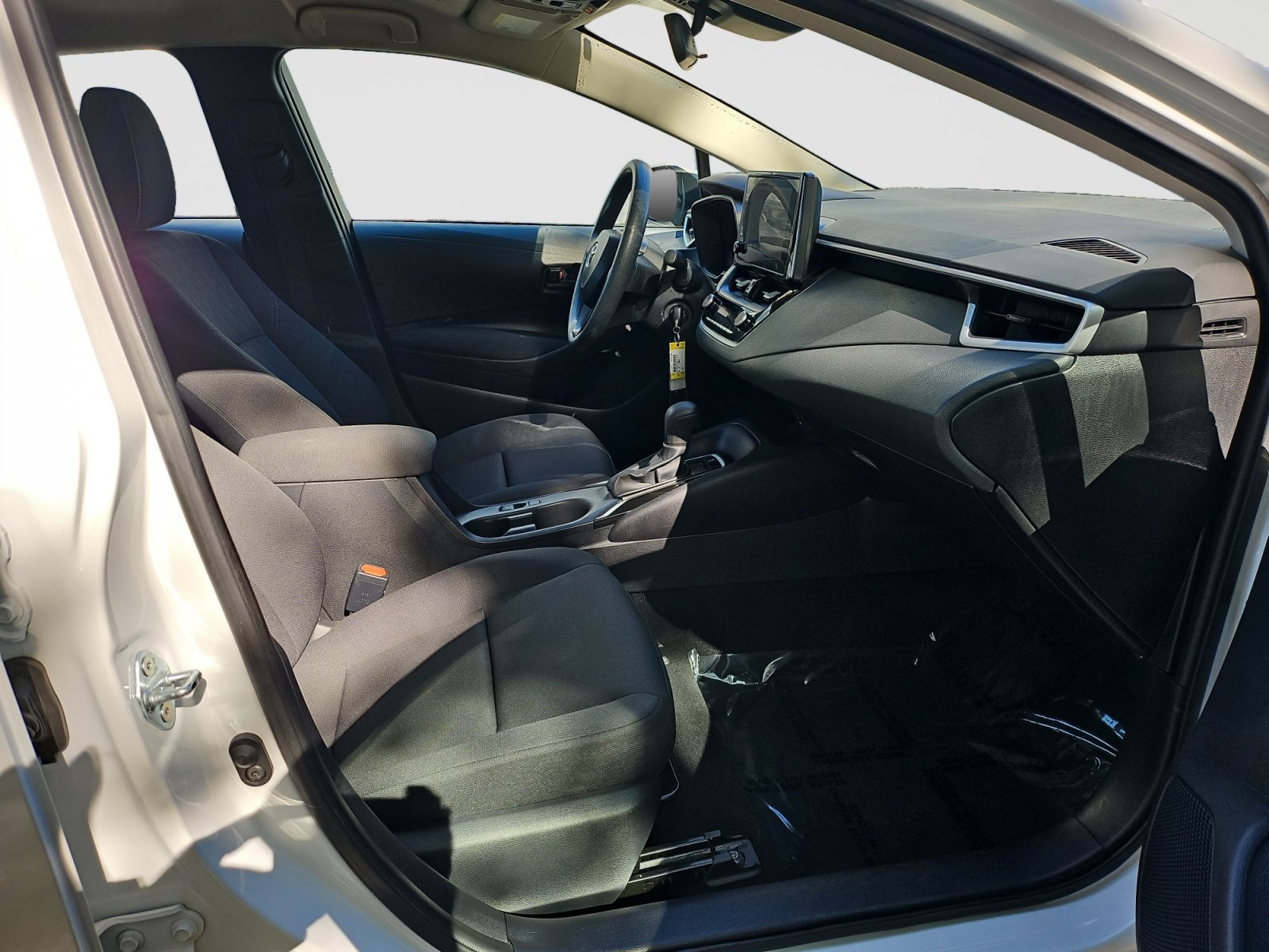 Used 2025 Toyota Corolla LE FWD image 17