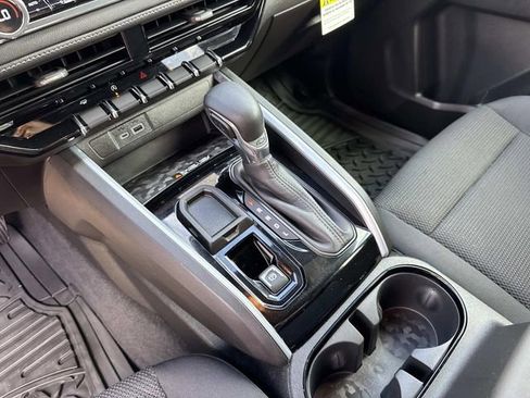 Used 2023 Chevrolet Colorado LT w/ LT Convenience Package II image 26