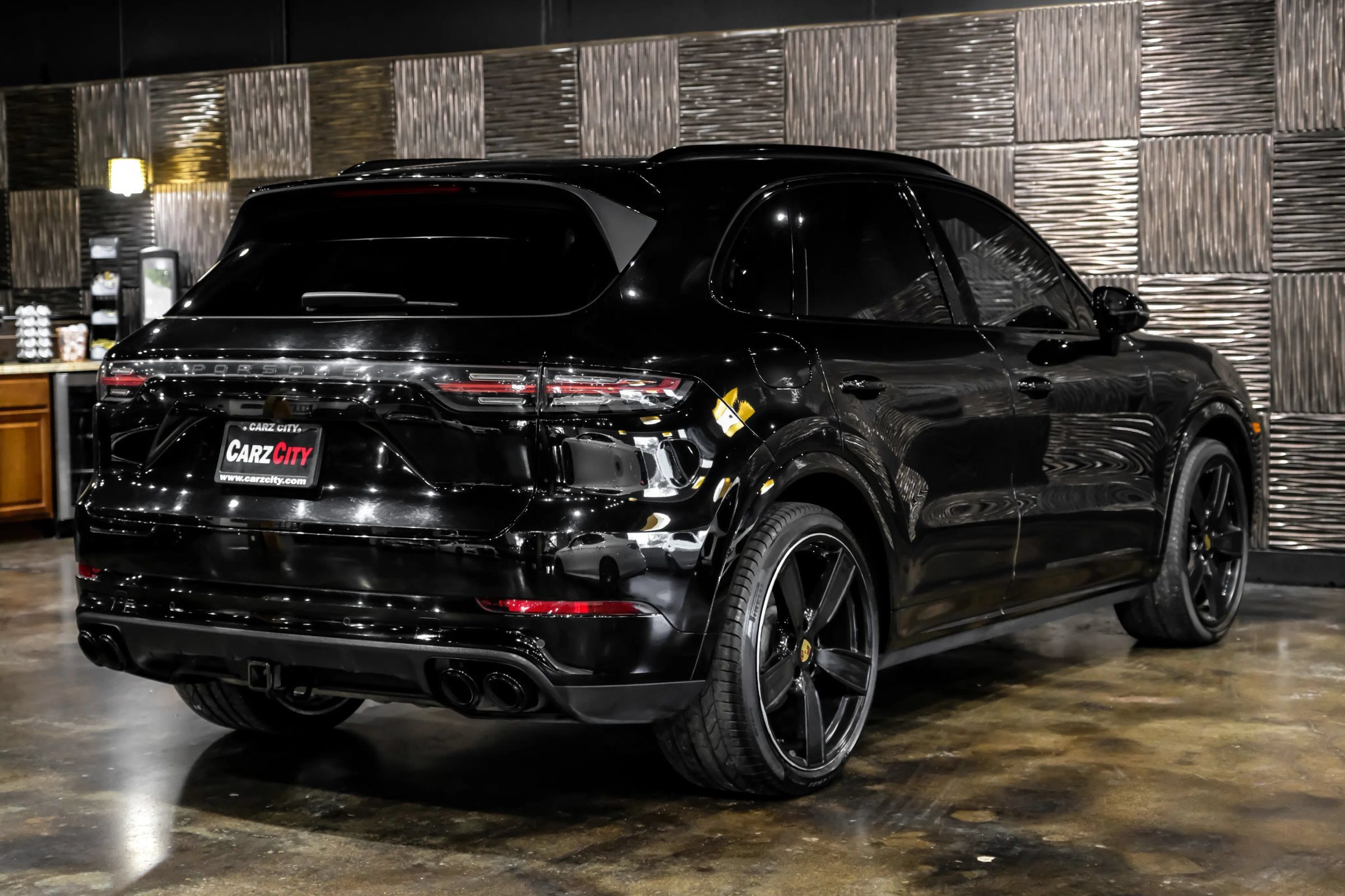 Used 2019 Porsche Cayenne S AWD/4WD image 7