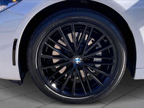 Used 2018 BMW 530i w/ Luxury Seating Package image 10