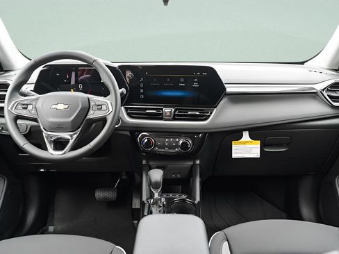 New 2026 Chevrolet TrailBlazer LT w/ LT Cold Weather Package FWD image 8