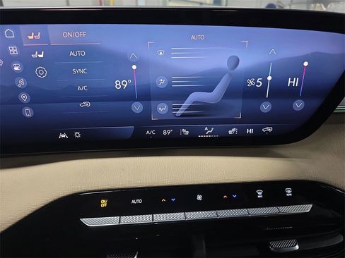 New 2026 Buick Enclave Preferred w/ LPO, Floor Liner Package image 27