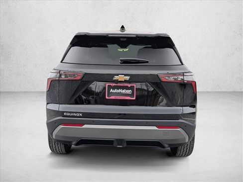 New 2026 Chevrolet Equinox LT w/ Convenience Package II FWD image 8