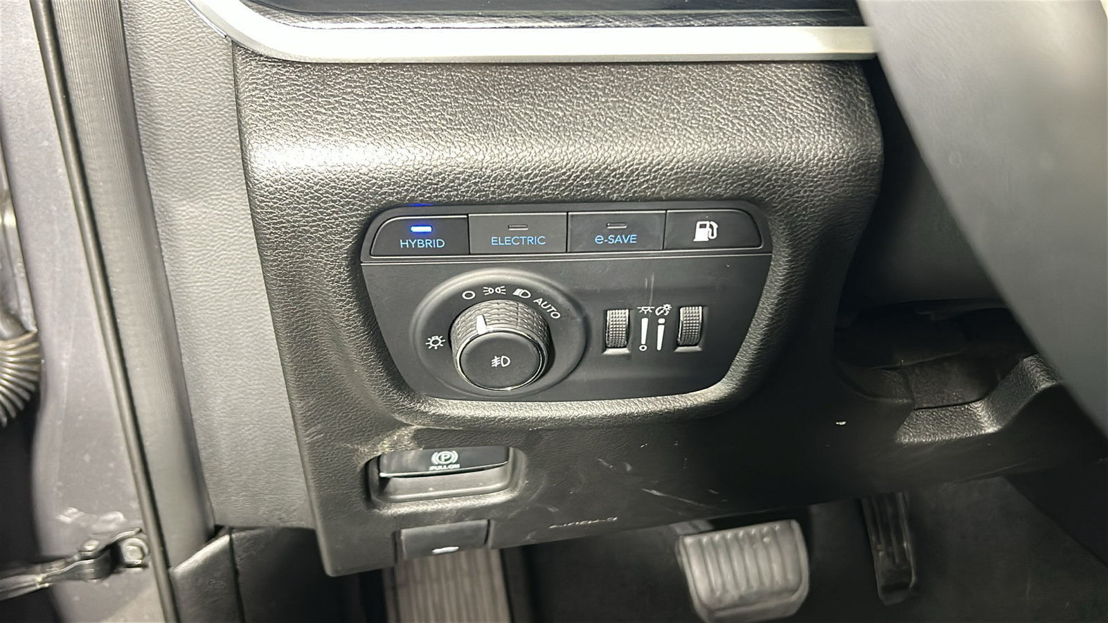 Used 2022 Jeep Grand Cherokee Trailhawk AWD/4WD image 22