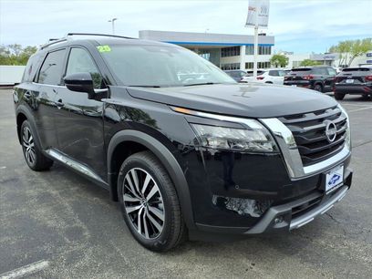 Used 2025 Nissan Pathfinder Platinum w/ Cargo Package