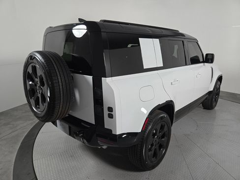 New 2026 Land Rover Defender 110 X-Dynamic SE AWD/4WD image 2