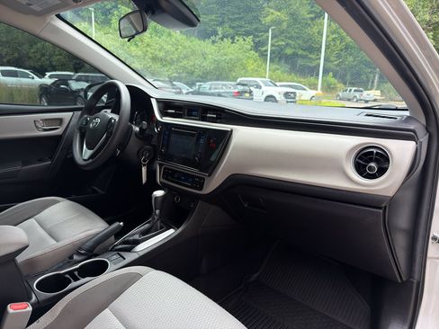 Used 2018 Toyota Corolla LE FWD image 21