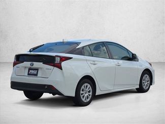 Used 2021 Toyota Prius LE FWD video 3