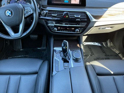 Used 2019 BMW 530i w/ Convenience Package image 11