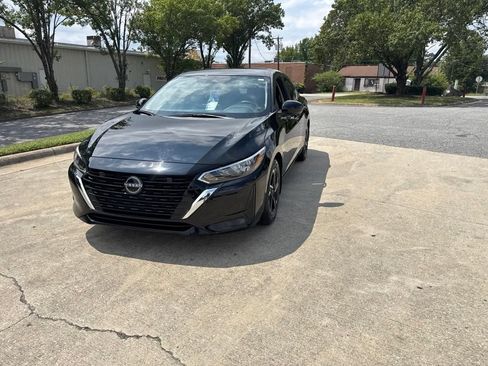 Used 2025 Nissan Sentra SV FWD image 17