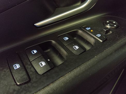 Used 2024 Hyundai Elantra SEL FWD image 27