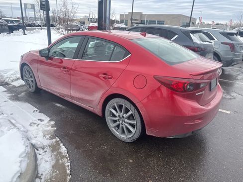 Used 2018 MAZDA MAZDA3 Touring image 2