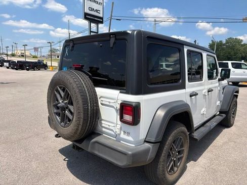 Used 2024 Jeep Wrangler Unlimited Sport AWD/4WD image 19