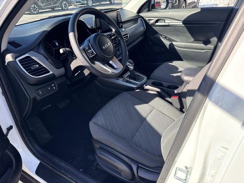 Used 2023 Kia Seltos LX image 18