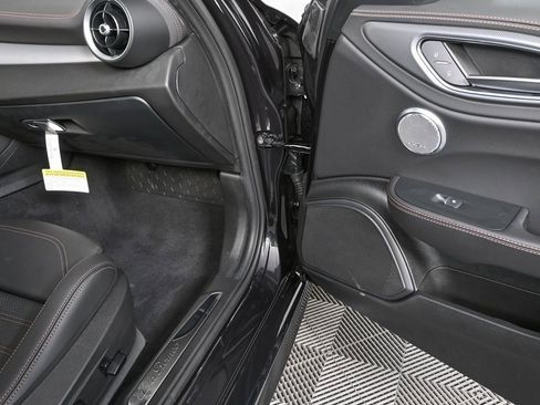 New 2025 Alfa Romeo Giulia w/ Driving Assist Package image 21