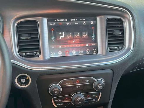 Used 2017 Dodge Charger SXT w/ Blacktop Package RWD image 14