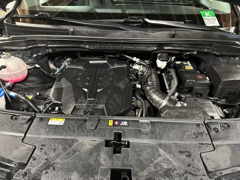 Used 2025 Kia Carnival image 33