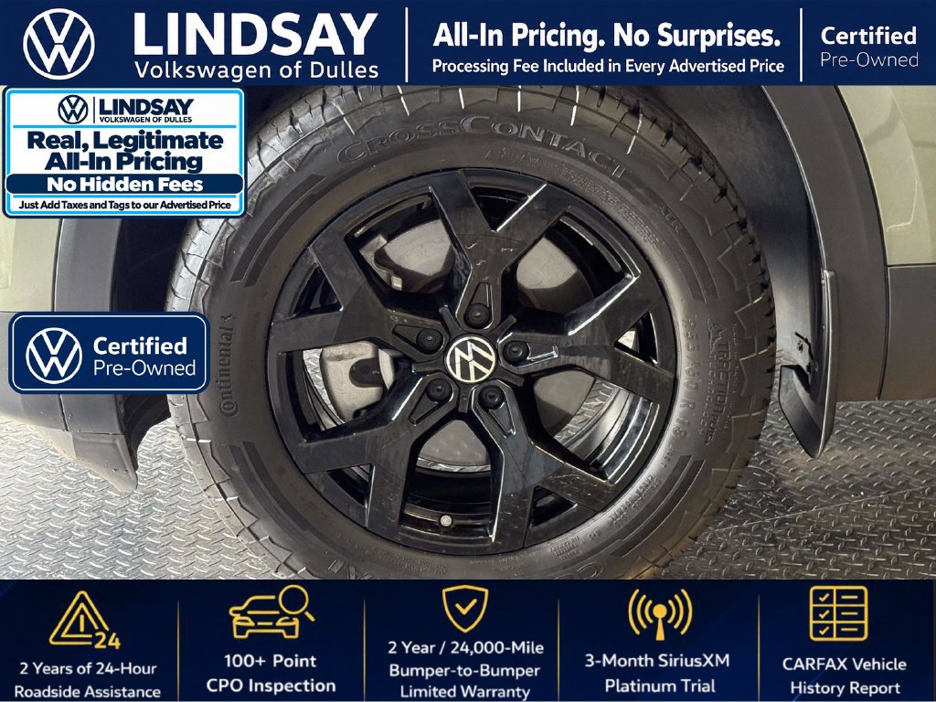 Used 2024 Volkswagen Atlas Peak Edition SE AWD/4WD image 9